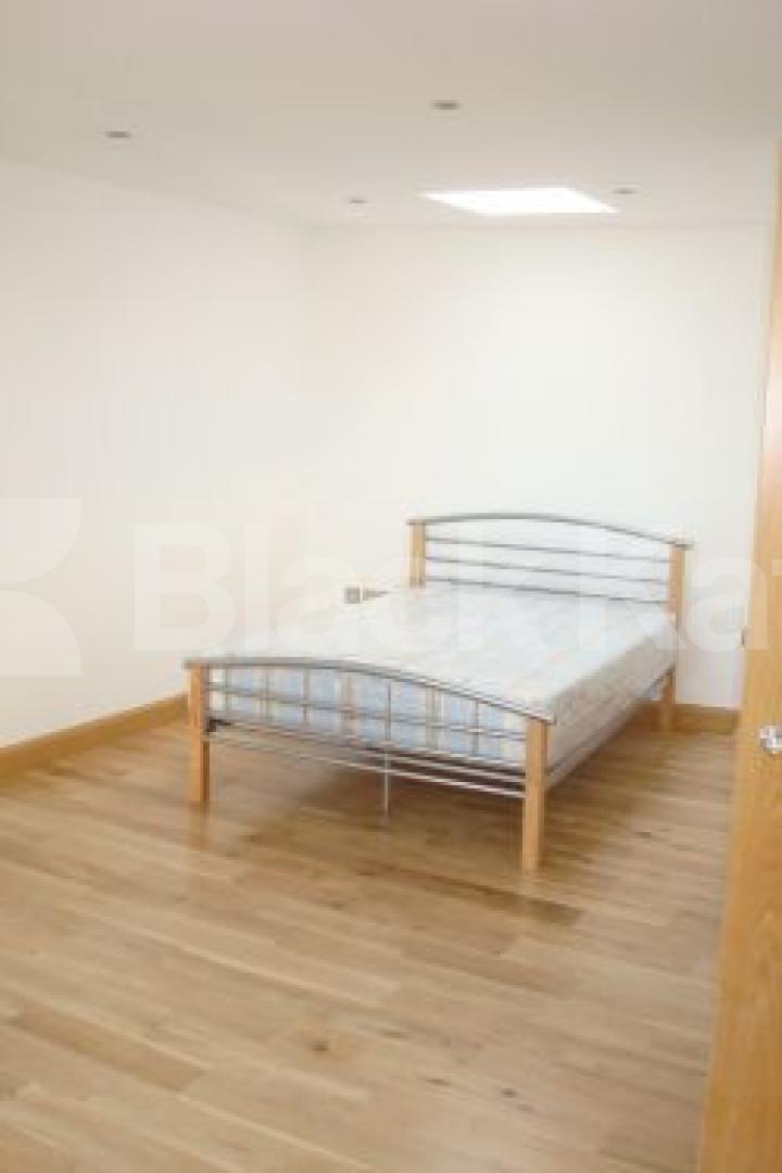 			4 Bedroom, 1 bath, 1 reception Flat			 Tavistock Terrace, TUFNELL PARK N19